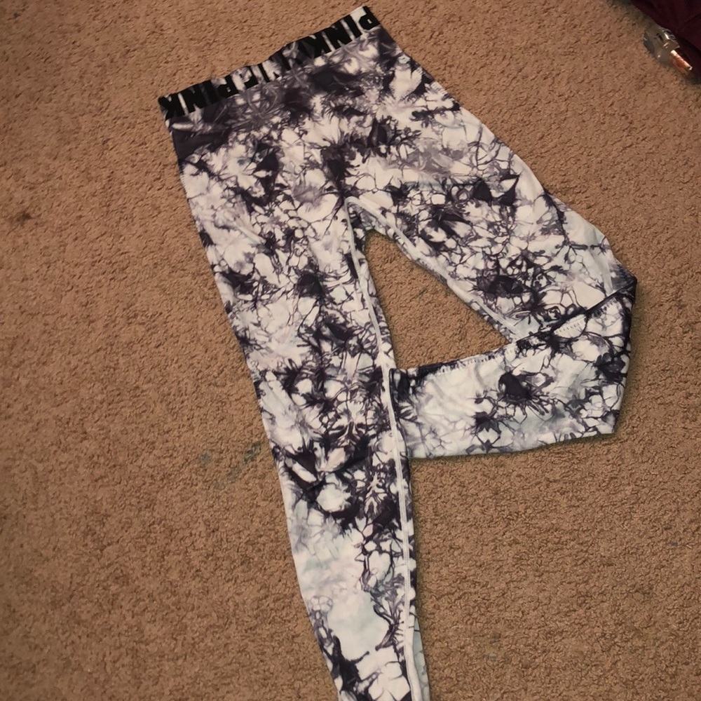 Printed Victoria’s Secret PINK leggings